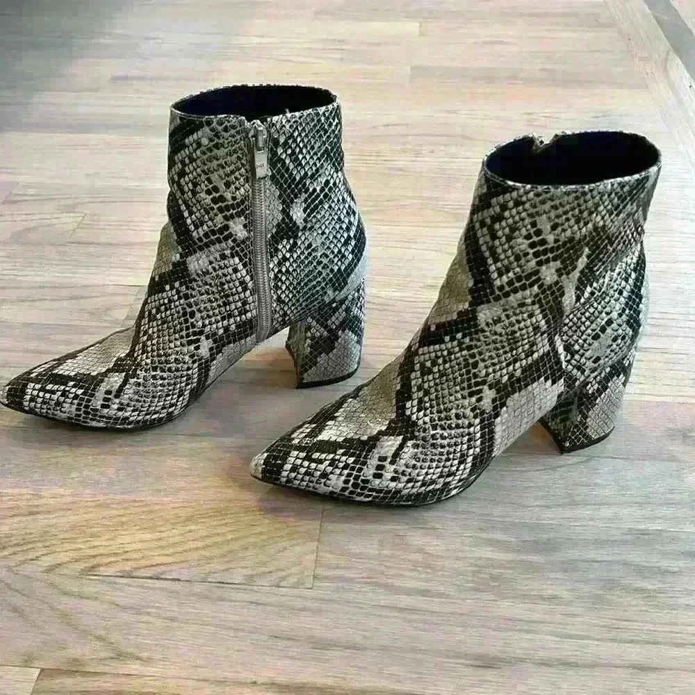 Marc Fisher Gaylen Bootie - Picture 5 of 6
